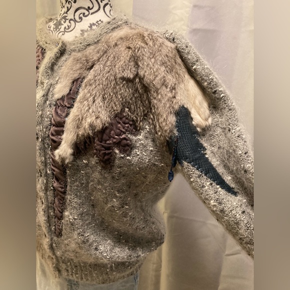 Vintage SWEATER Wool ~ Buttoned (M) Cardigan ~ multi/media/lapis lazuli/fur - Picture 12 of 16